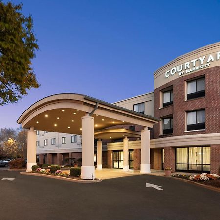 Courtyard Wall At Monmouth Shores Corporate Park Esterno foto