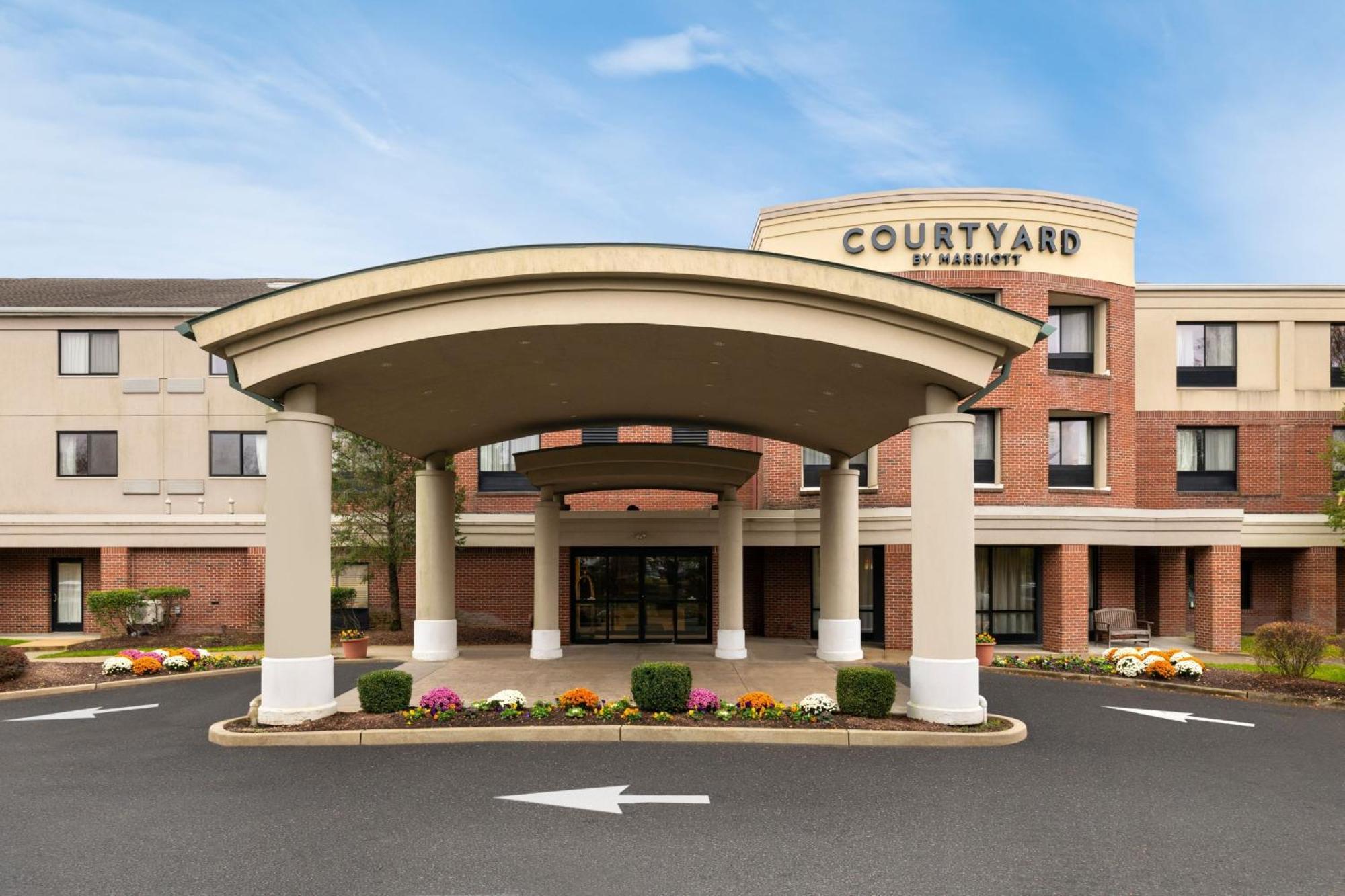 Courtyard Wall At Monmouth Shores Corporate Park Esterno foto