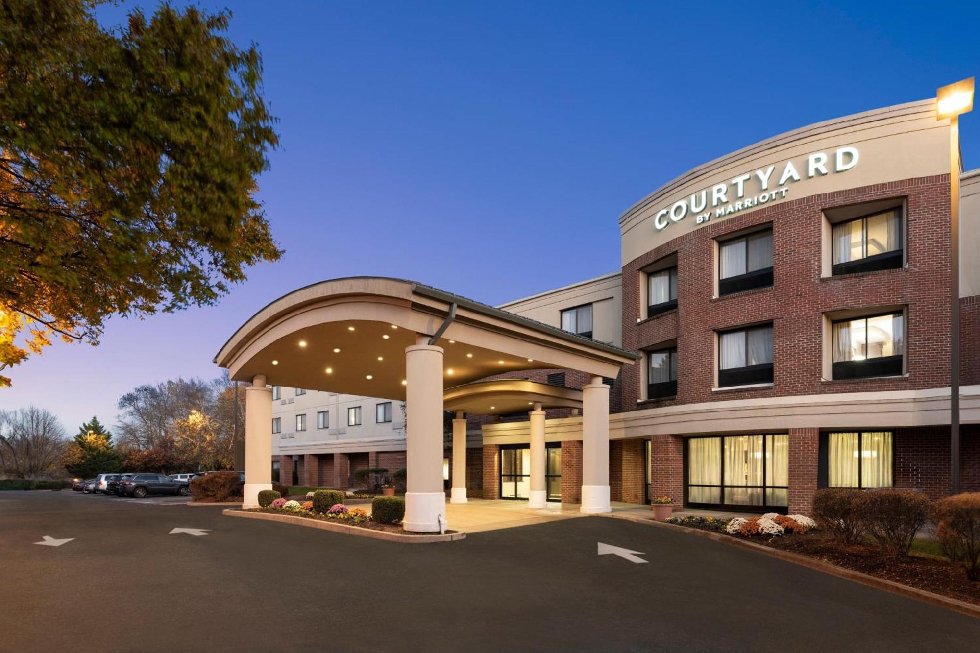 Courtyard Wall At Monmouth Shores Corporate Park Esterno foto